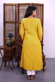 Yellow Hand Embroidered Cotton Kurta 10062657