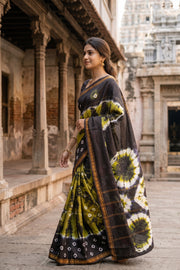 Olive Green and Black Tie-Dye Sungudi Cotton Saree 10078012