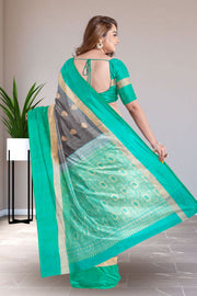 Grey Handloom Kanjivaram Soft Silk Saree 10075678