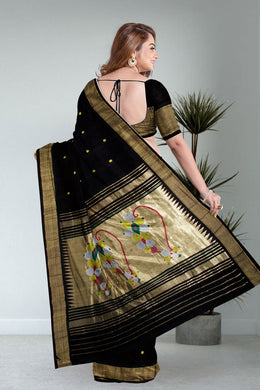 Black Handloom Paithani Cotton Saree with Silk Pallu 10068438