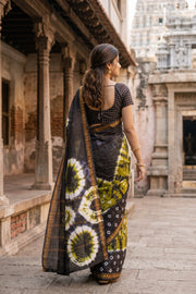 Olive Green and Black Tie-Dye Sungudi Cotton Saree 10078012