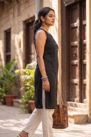 Black Handcrafted Solid Style Sleeveless Cotton Kurta 10077439