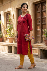Red Handcrafted Solid Style Embroidered Cotton Kurta 10077412