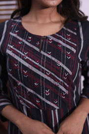 Black Hand Embroidered Cotton Kurta 10062659