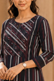 Black Hand Embroidered Cotton Kurta 10077632