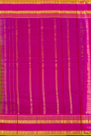 Green Kanjivaram Pure Silk Saree with Contrast Pallu 10074887