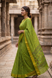 Parrot Green Floral Printed Sungudi Saree 10078050