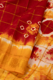 Red Handcrafted Sungudi Cotton Saree 10077108