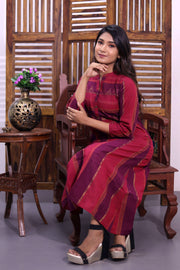 Maroon Handcrafted Cotton Kurta with Embroidered Accents 10062665