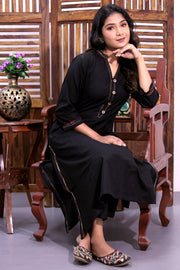 Black Hand Embroidered Cotton Kurta 10062707