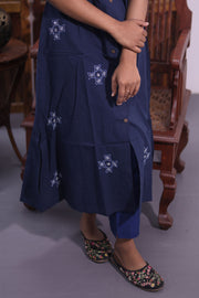 Blue Hand Embroidered Cotton Kurta 10062697