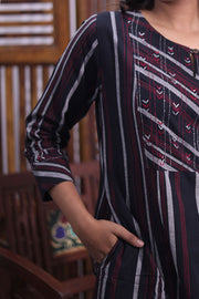 Black Hand Embroidered Cotton Kurta 10062659