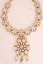 Antique Gold Tone Green & White Stone Necklace 10069641