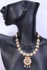 Antique Gold Tone Green & White Stone Necklace 10069641