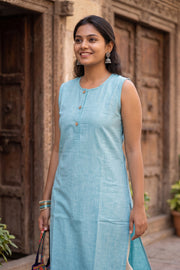 Blue Handcrafted Solid Style Oxford Sleeveless Cotton Kurta 10077458