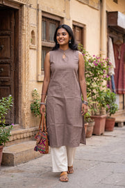 Brown Handcrafted Solid Style Oxford Sleeveless Cotton Kurta 10077449