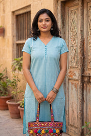 Blue Handcrafted Solid Style Oxford Cotton Kurta 10077448
