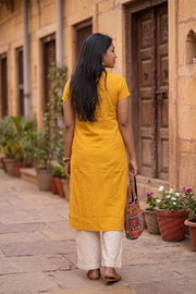 Yellow Handcrafted Solid Style Oxford Cotton Kurta 10077452