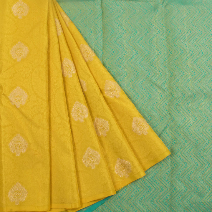 Handloom Pure Zari Borderless Kanjivaram Silk Saree with Floral, Paisley Design