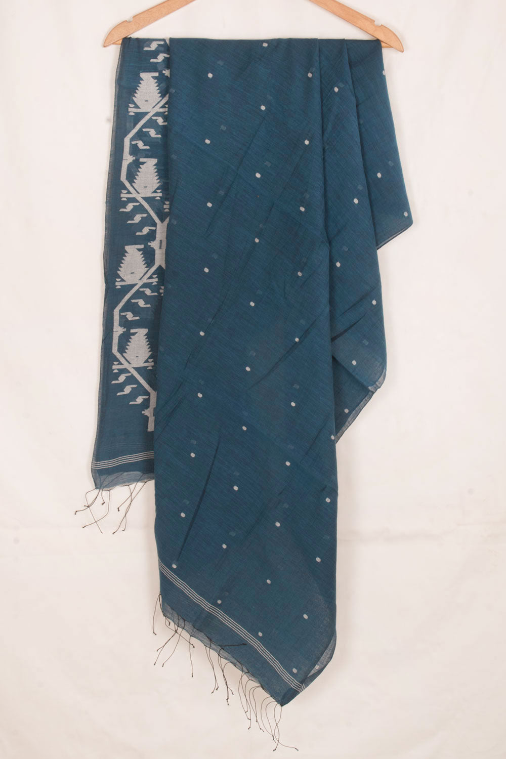 Handwoven Jamdani Cotton Dupatta with Polka Dot Motifs