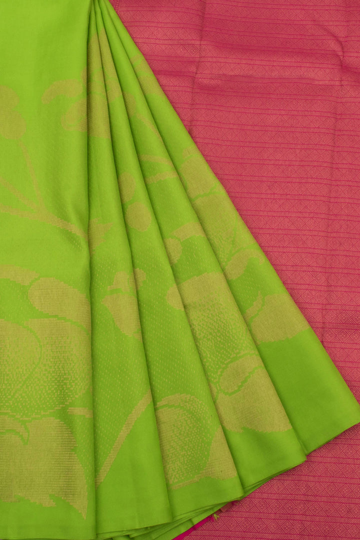 Handloom Pure Zari Borderless Kanjivaram Silk Saree with Floral Design 
