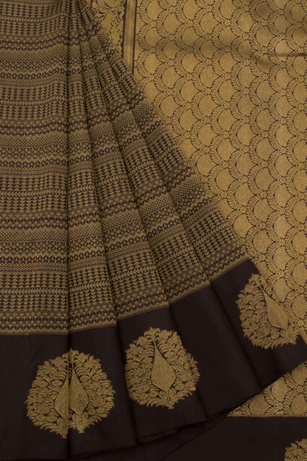 Handloom Pure Zari Jacquard Kanjivaram Silk Saree with Thread Work Design Allover Body and Floral Zari Butta Border