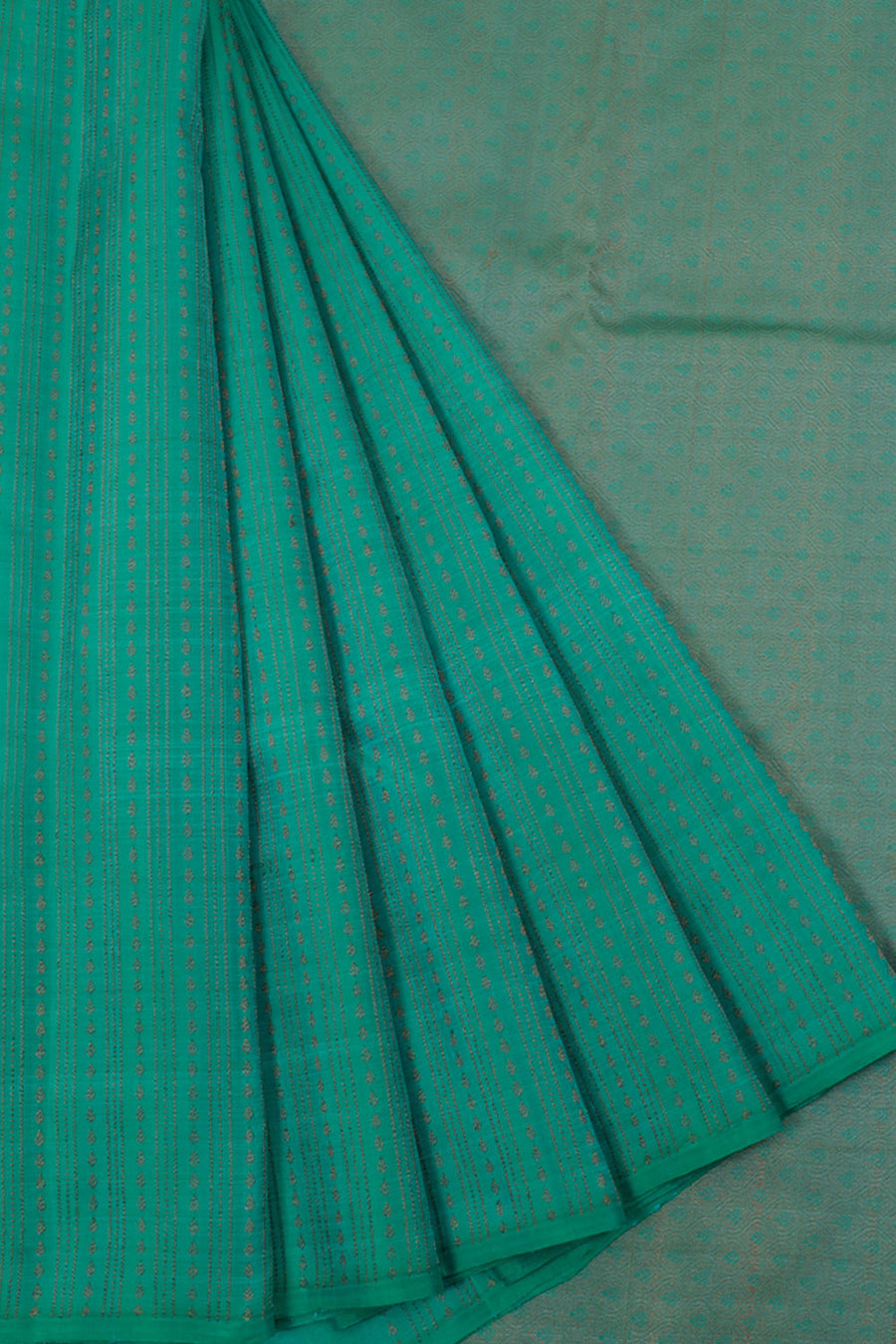 Handloom Pure Zari Borderless Threadwork Kanjivaram Silk Saree with Floral, Stripes Design