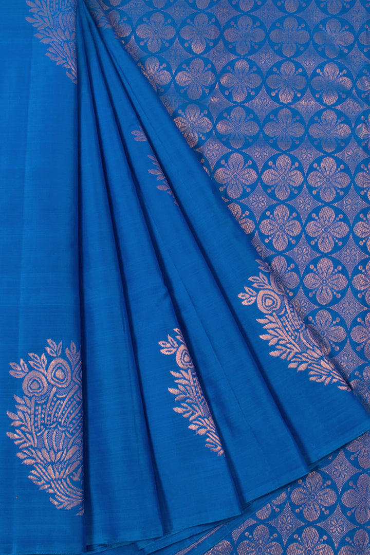Handloom Borderless Pure Zari Kanjivaram Silk Saree with Fancy Floral Motifs
