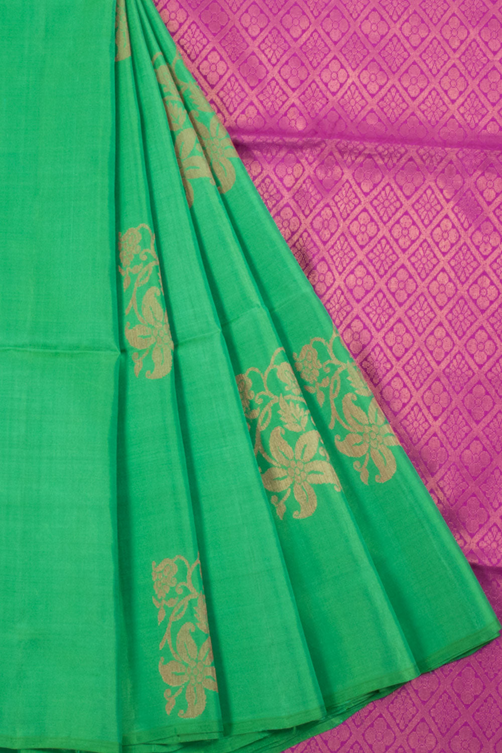 Handloom Kanjivaram Soft Silk Saree with Floral Motifs and Diamond Lattice Pallu