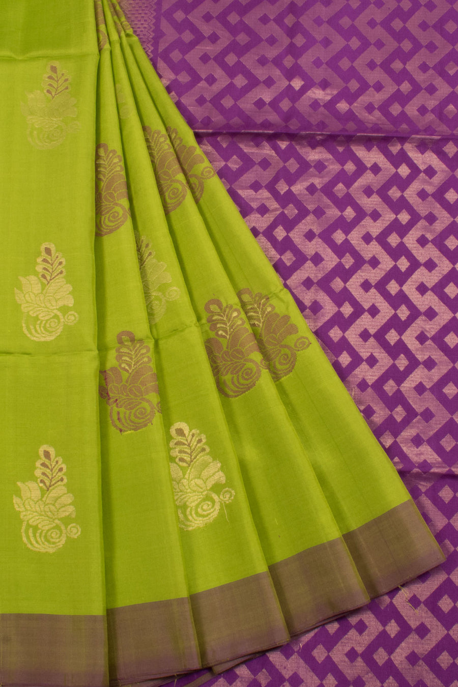 Salem Soft Silk Saree with Floral Motifs and Geometric Pallu