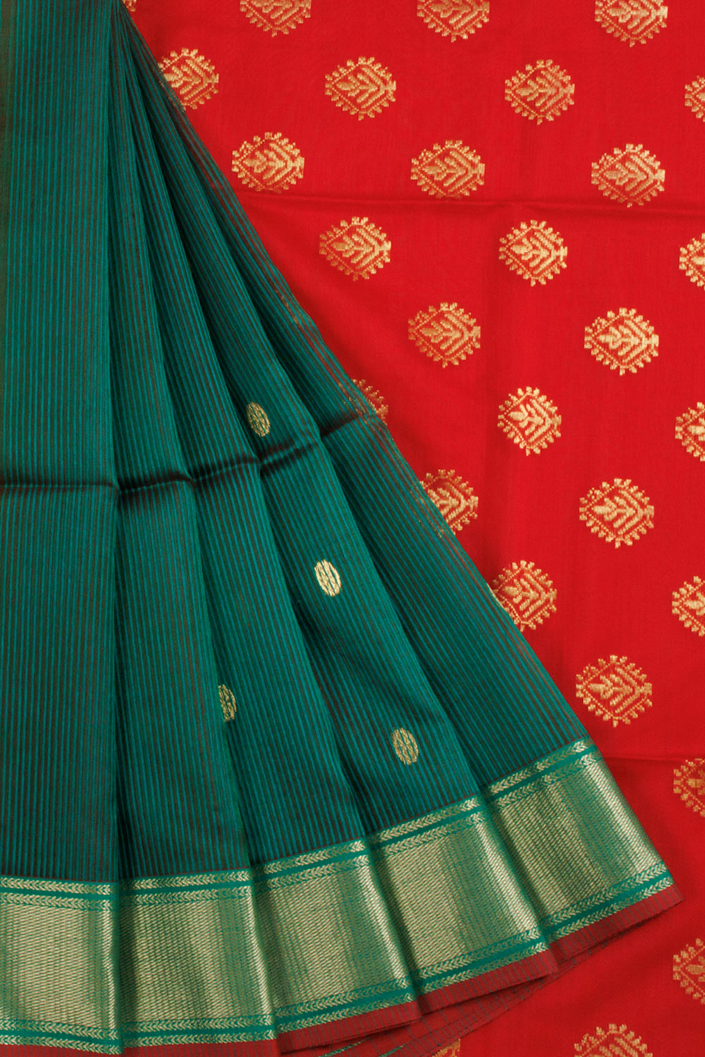 Green Handloom Maheshwari Silk Cotton Saree with Floral Motifs, Diagonal Border and Zari Stripes Pallu 