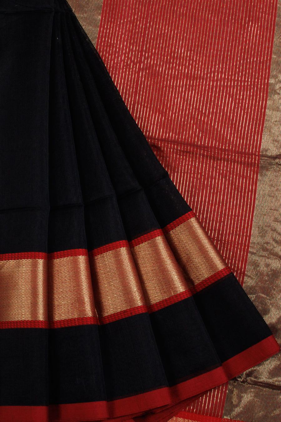 Black Maheshwari Silk Cotton Saree with Diagonal Border and Zari Stripes Pallu