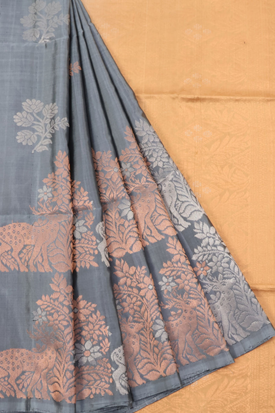 Handloom Borderless Kanjivaram Soft Silk Saree with Floral and Deer Motifs and Contrast Pallu