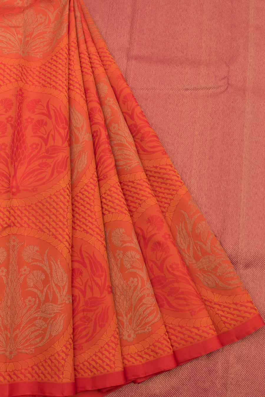 Handloom Pure Zari Borderless Jacquard Kanjivaram Silk Saree with Floral Motifs