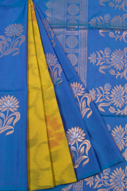 Handloom Borderless Kanjivaram Soft Silk Saree with Floral Motifs