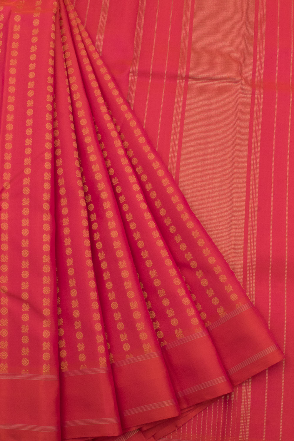 Handloom Pure Zari Jacquard Kanjivaram Silk Saree with Thread work Mayil Chakram Motifs and Thandavalam Border