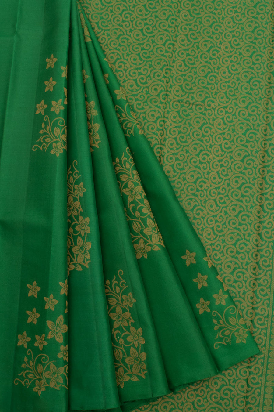 Handloom Pure Zari Borderless Kanjivaram Silk Saree with Floral Design