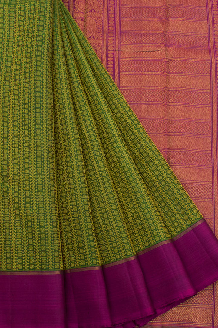 Handloom Pure Zari Threadwork Jacquard Kanjivaram Silk Saree with Veldhari Design and Peacock Pallu