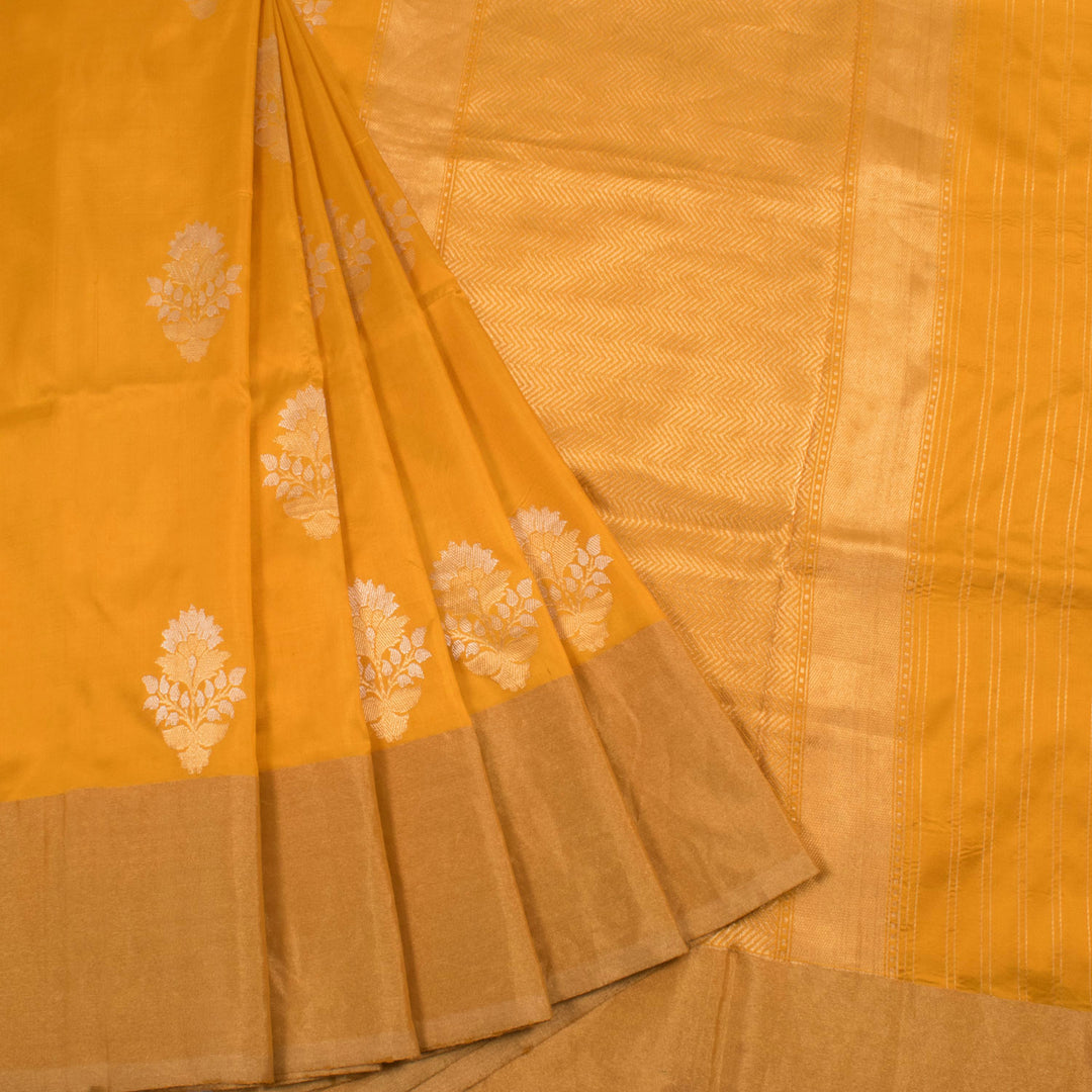 Handloom Banarasi Kadhwa Katan Silk Saree 10056010