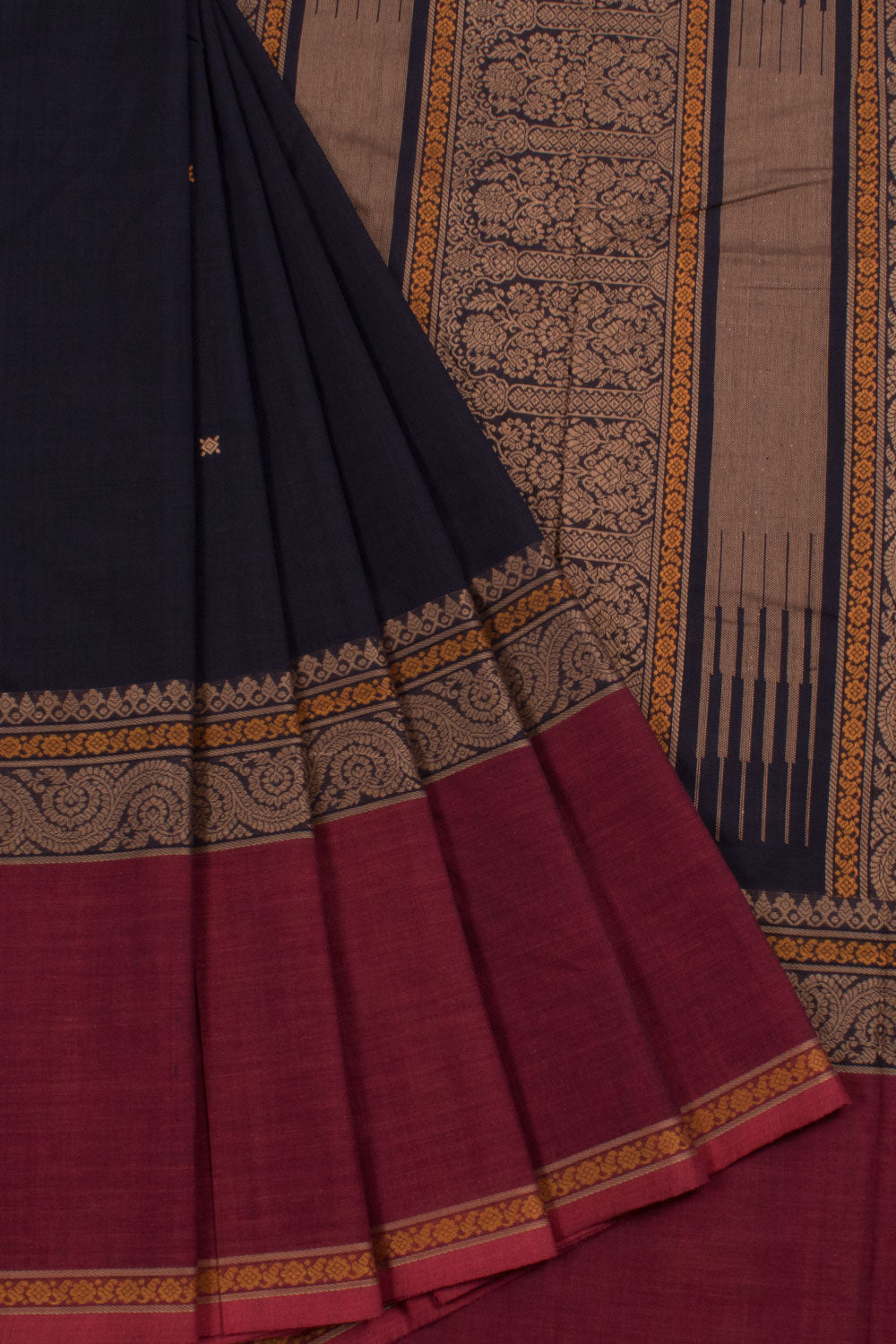 Handloom Kanchi Cotton Saree with Paisley Design and Kodimalar Border 