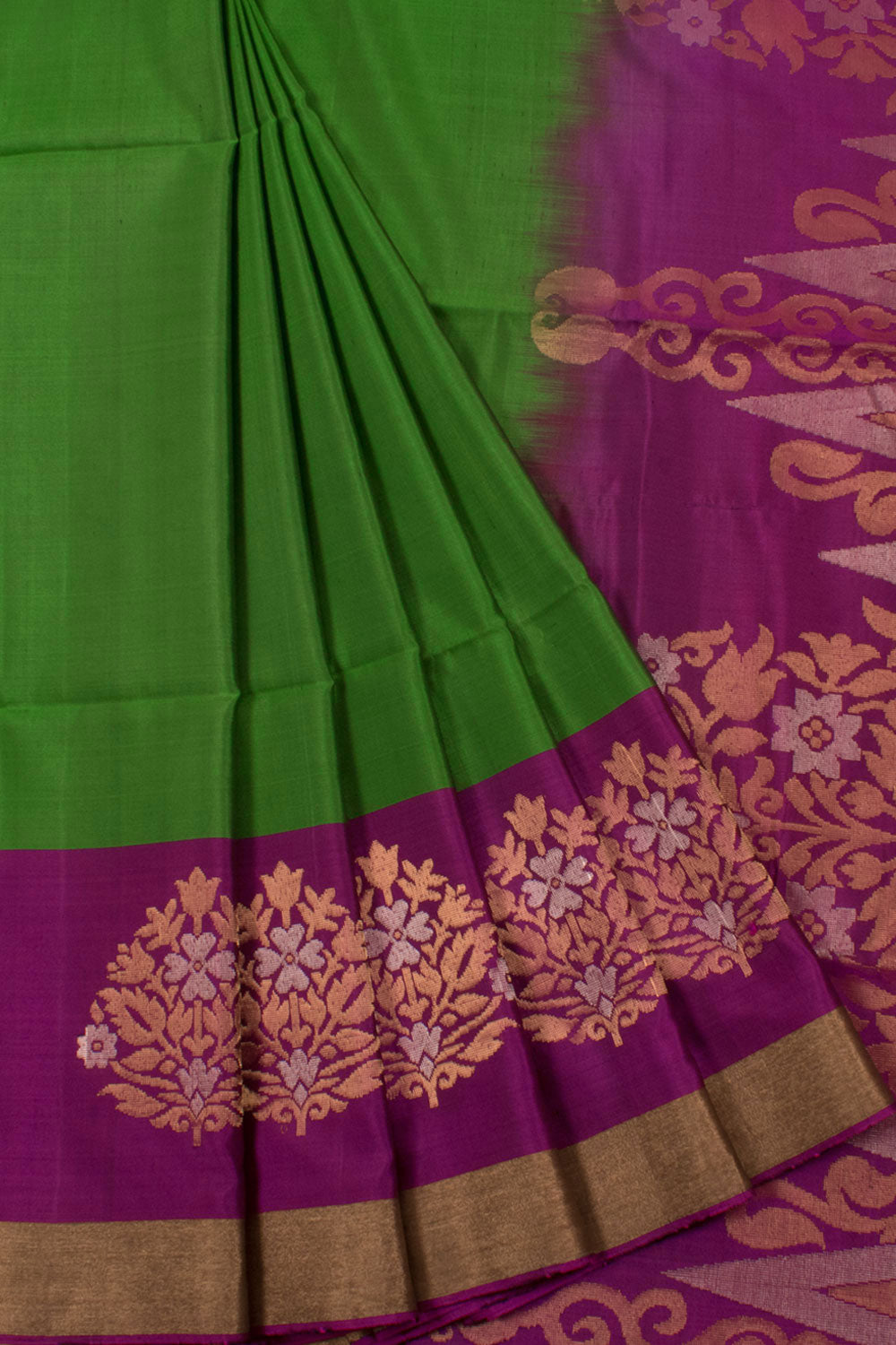 Handloom Kanjivaram Soft Silk Saree with Floral Butta Border
