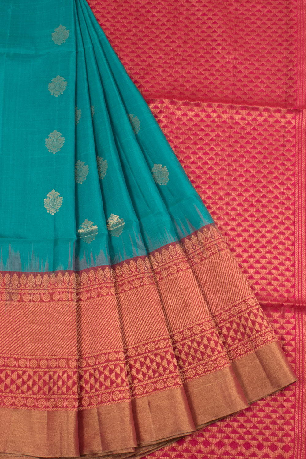 Handloom Kanjivaram Soft Silk Saree with Floral Motifs and Arai Maadam Border, Pallu