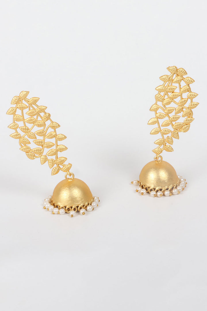 Handcrafted Gold Tone Floral Brass Earring 10061355