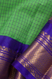 Green Handwoven Gadwal Kuttu Cotton Saree 10061421