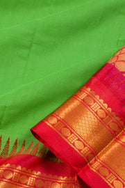 Shamarock Green Handwoven Gadwal Kuttu Cotton Saree 10061438
