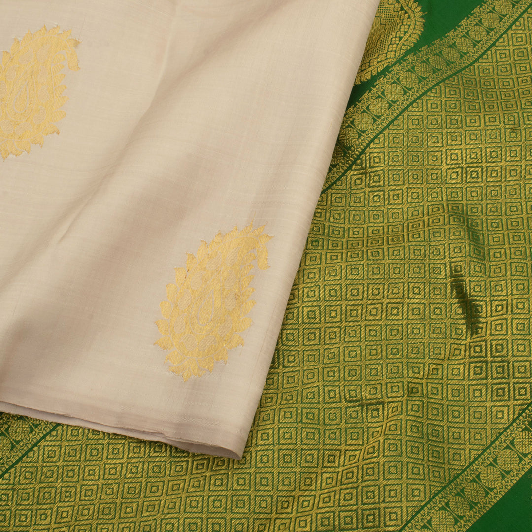 Handloom Pure Zari Borderless Kanjivaram Silk Saree with Paisley Motifs