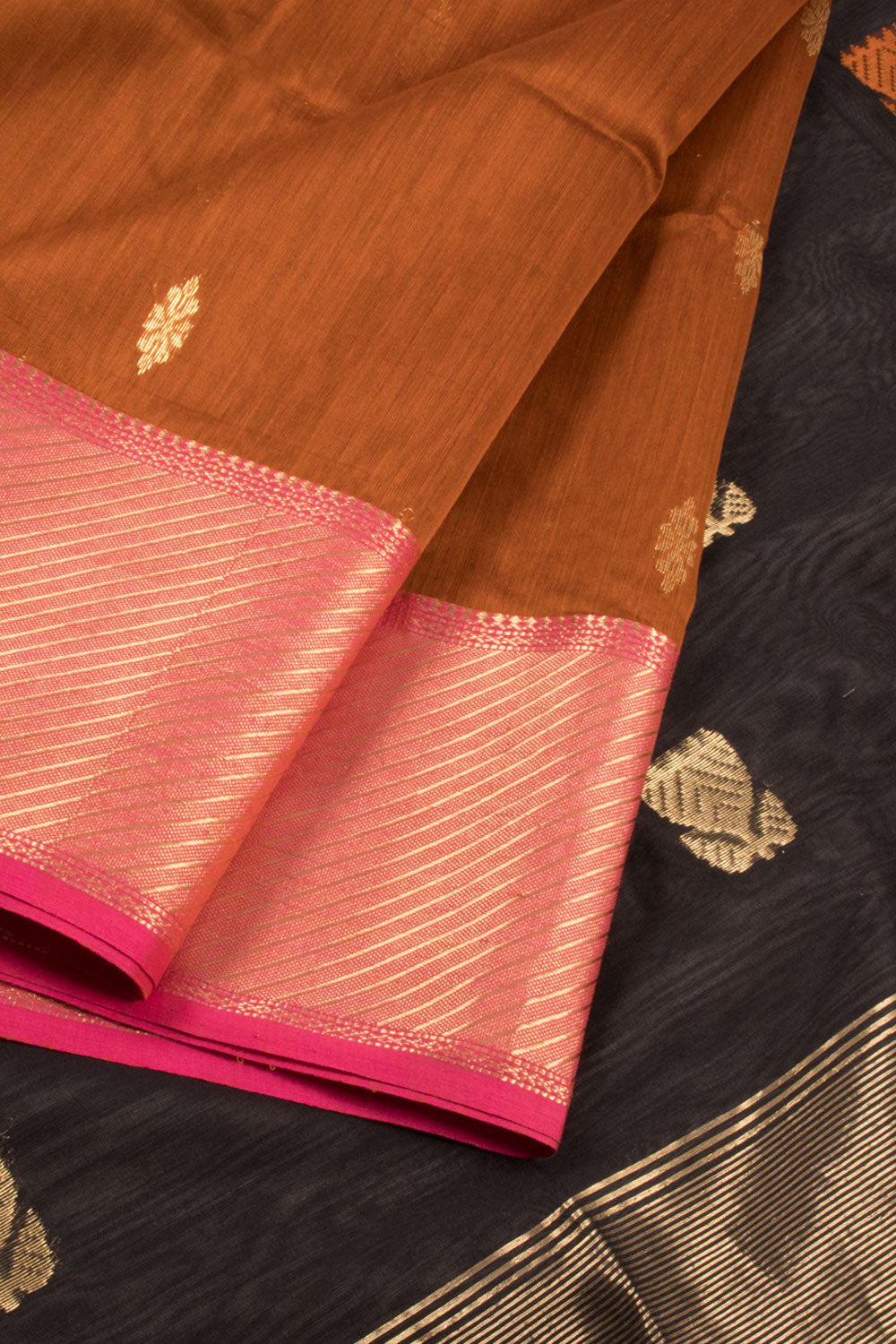 Brown Handloom Maheswari Silk Cotton Saree 10060267
