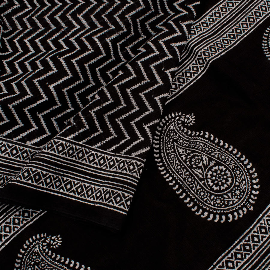 Hand Block Printed Mangalgiri Silk Cotton Saree with Chevron Design and Paisley Motifs Pallu