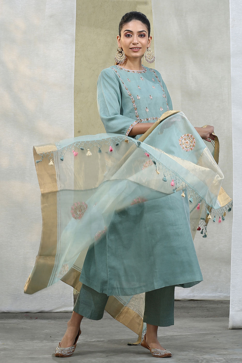 Zardosi Embroidered Chanderi Silk Kurta Set 10057142