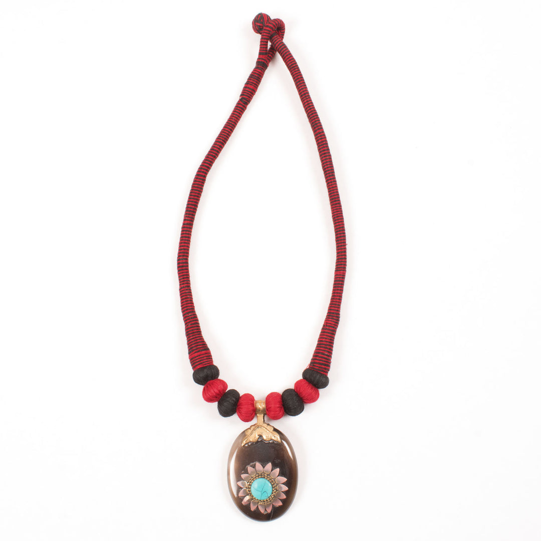Handcrafted Necklace With Agate Pendant 10031392